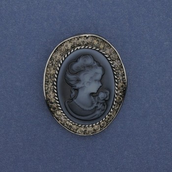بروش قلادة كامياء «السيدة» مرصع بستراس معدن فضي 43x38mm +